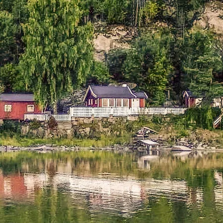 4 Bedroom Cozy In Fjerdingby Holiday home *