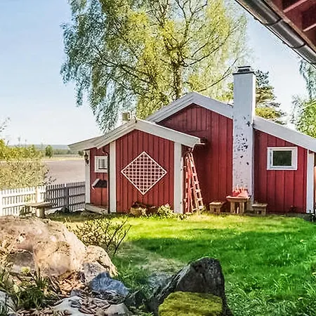4 Bedroom Cozy In Fjerdingby Holiday home Hektner