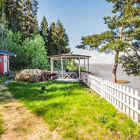 4 Bedroom Cozy In Fjerdingby *
