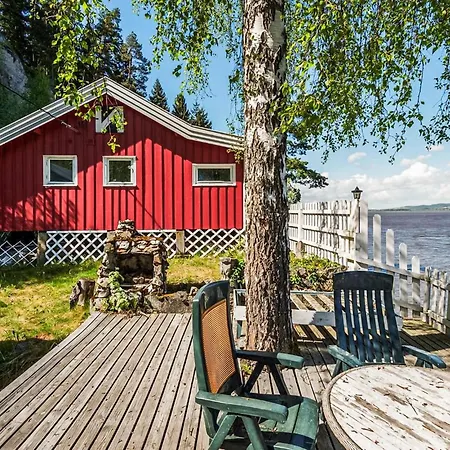 Holiday home 4 Bedroom Cozy In Fjerdingby *